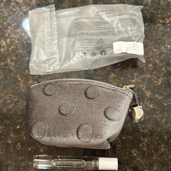 Kate Spade Fragrances Spray 0.25 fl oz and Pouch New Never Used - Picture 3 of 3